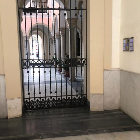 Apartamento Semi-Industrial Palacio Castilla Jerez de la Frontera Luaran gambar