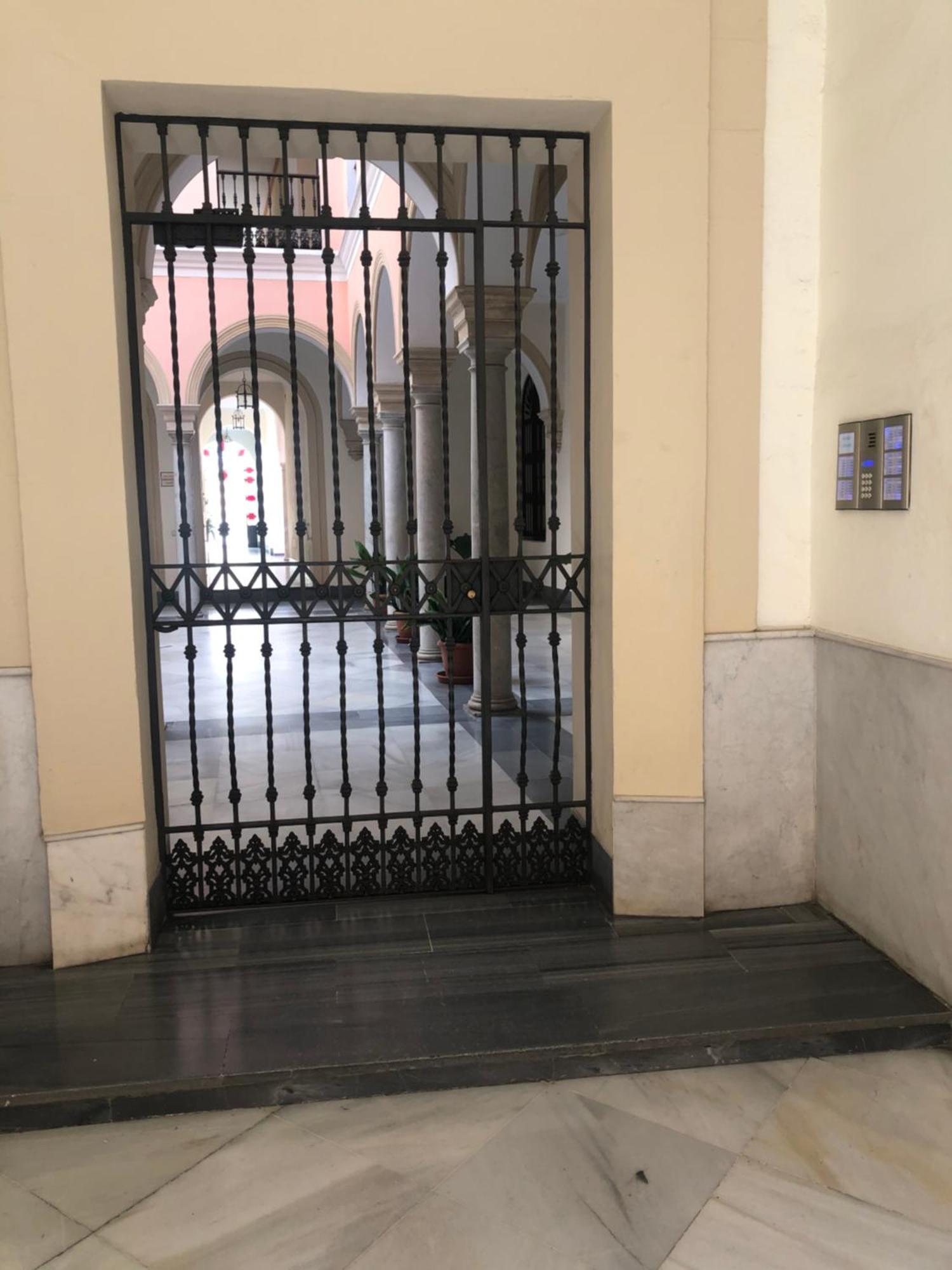 Apartamento Semi-Industrial Palacio Castilla Jerez de la Frontera Luaran gambar
